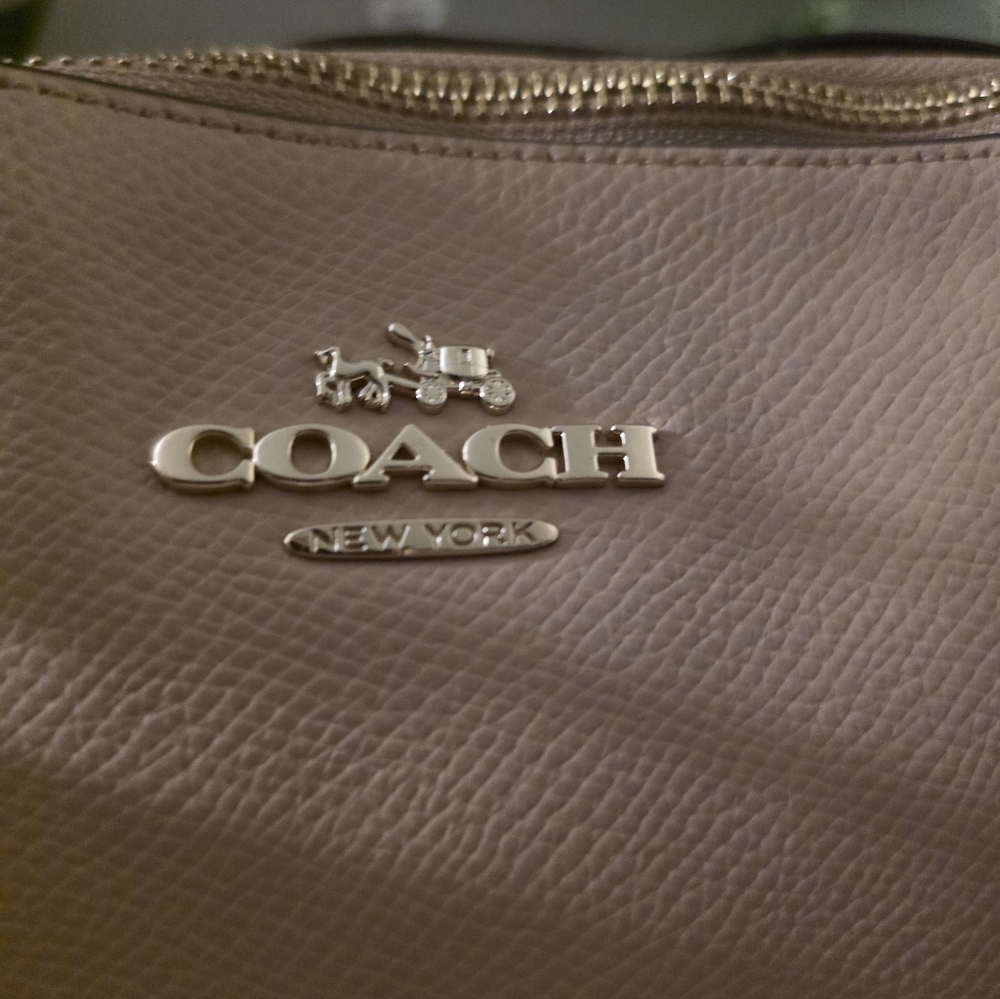 Coach Leather Tote Bag ( New Condition ) - Picture 7 of 16